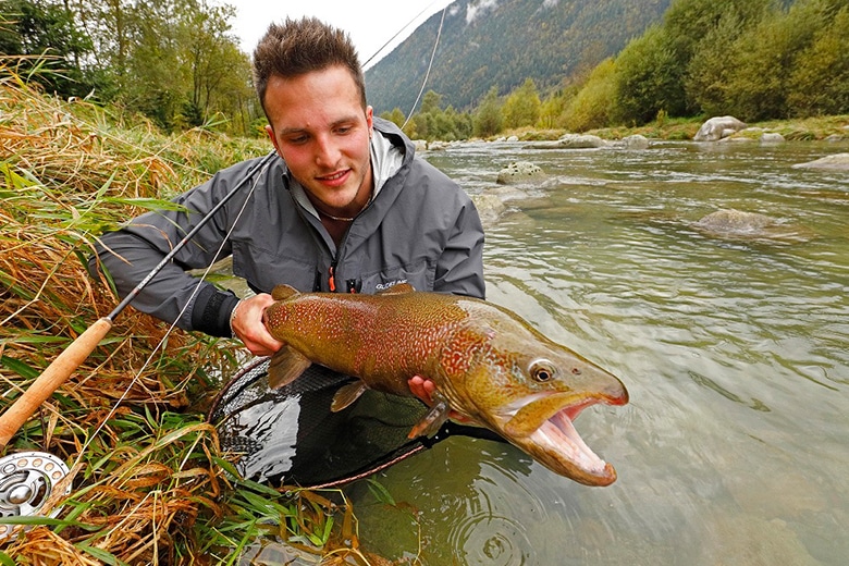 Voyage de pêche à la mouche de la truite en rivières - Italie