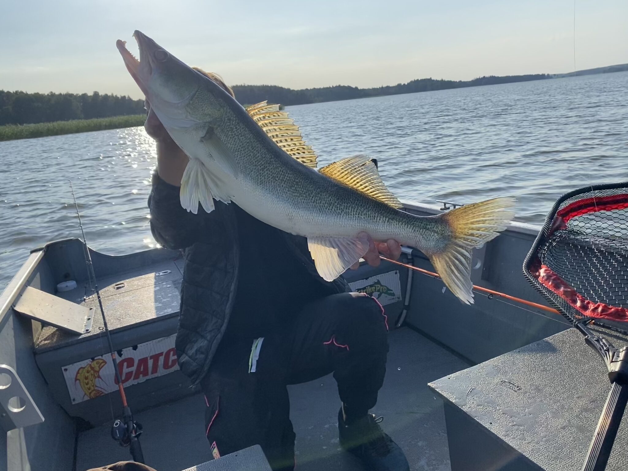 Pêche aux leurres sur le lac Sibbo